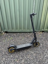 AOVOPRO Electric Scooter – 350W Motor, Solid Tyres, Lightly used + Charger!
