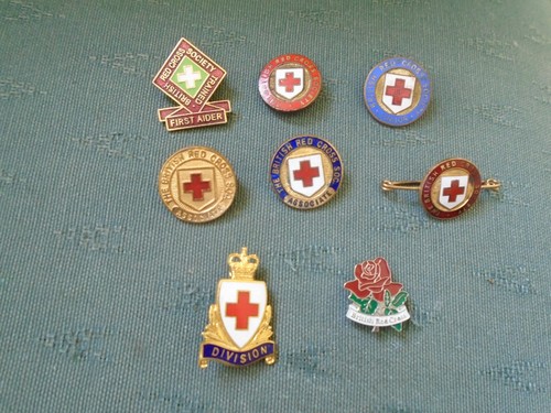 Job lot mostly old badges - lot,
