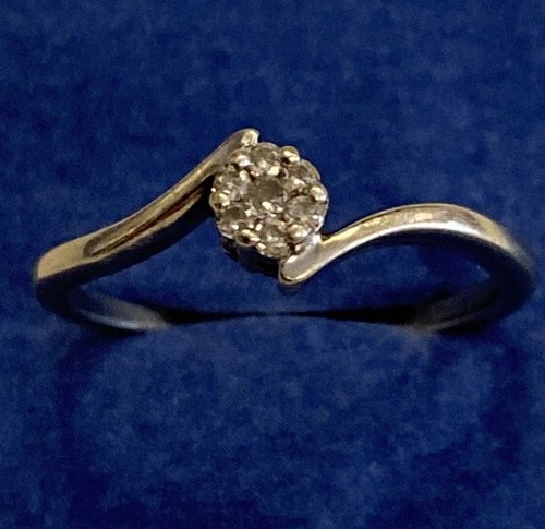 Diamond cluster 9ct white - white, gold