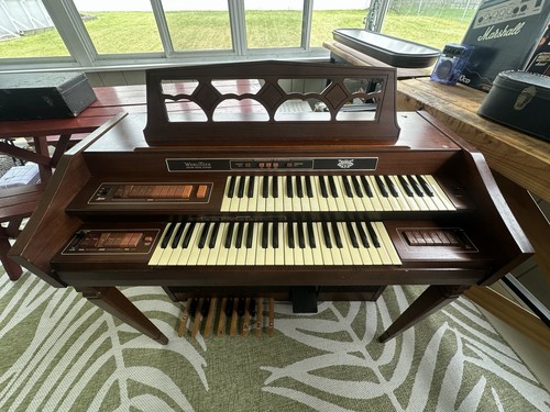 Wurlitzer electric organ - electric,