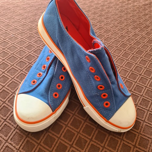 Never worn vty laceless - never,