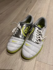 NIKE x PALACE T90 indoor/