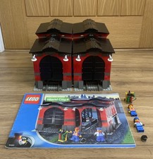 LEGO World City 10027 Train Engine Shed with instructions complete