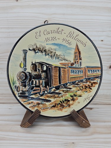 Commerative plate featuring - commerative,