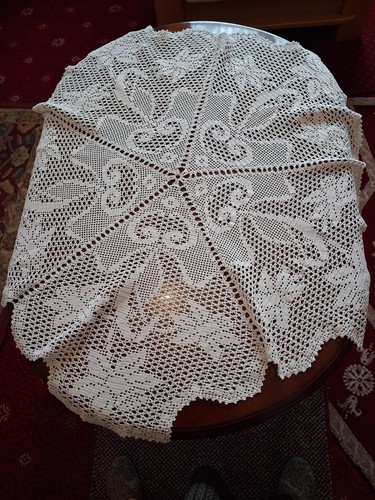 Vintage ivory colour round