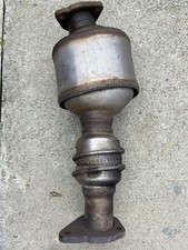 Audi  VW Original Equipment Catalytic Converter 8E0254201D 8E0131701FM 4F0178FA