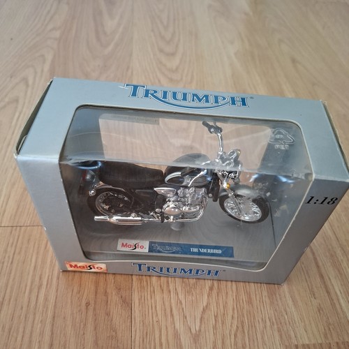 Maisto triumph - 1:18,