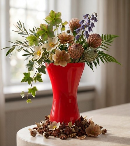 Red acrylic vase - 20cm, hand