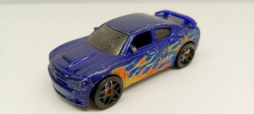 Hot wheels dodge charger - hot,
