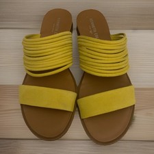 NWOT Kenneth Cole Suede