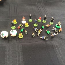 Subbuteo Spectators, Crowd, Supporters  assorted Figures and balls