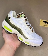 Nike Air Max 95 Trainers neon