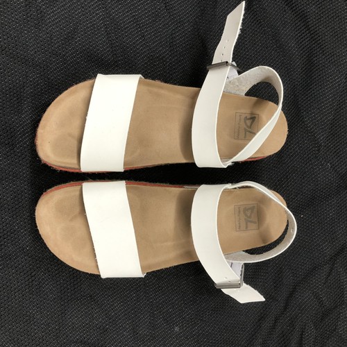 Dirty laundry sandals shoes - dirty,