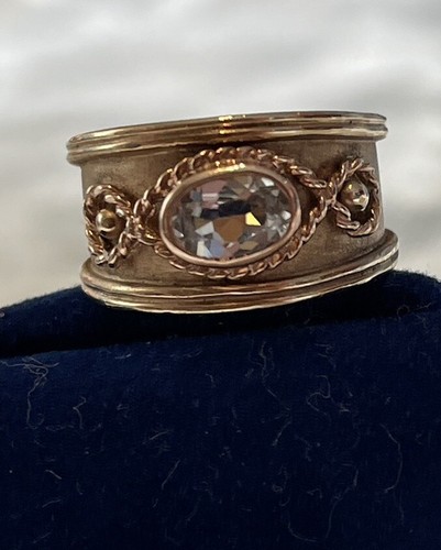 Vintage clogau welsh - vintage, gold