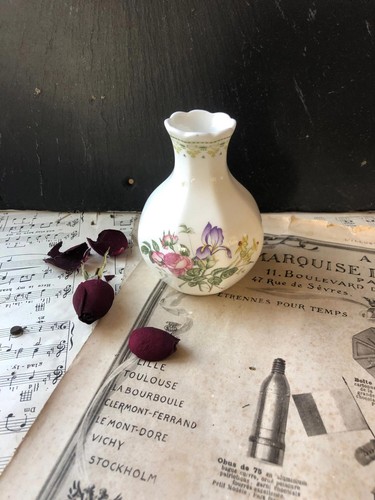 Royal doulton bud vase made - bud,