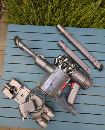 Dyson dc59 cordless handheld - dyson,