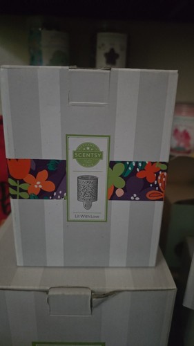 Scentsy mini warmer lit with - -,