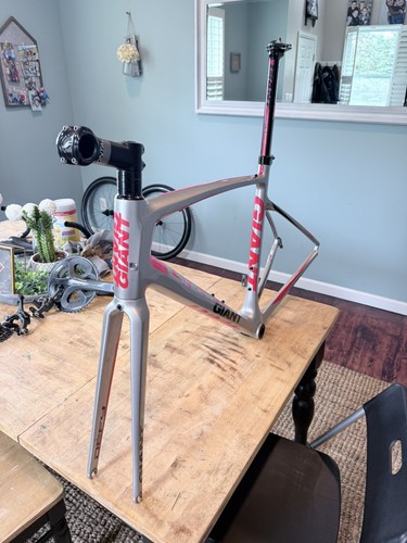 Giant defy advanced di2 road - giant,