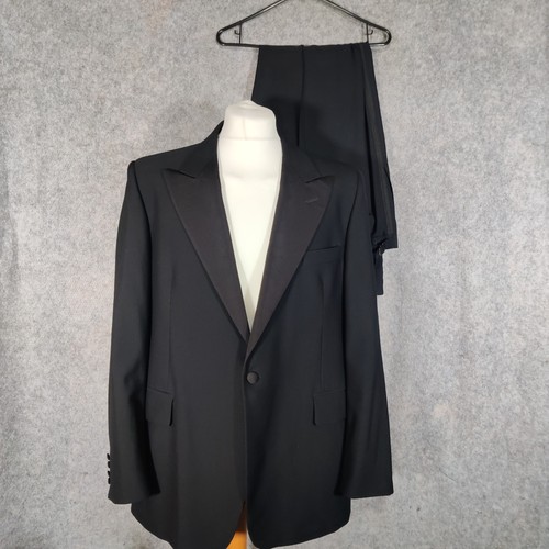 Ede ravenscroft suit size - &,