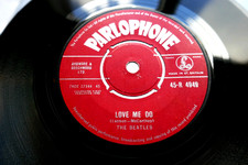 THE BEATLES 45 ' LOVE ME DO '