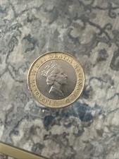 £2 Coin with Queen and