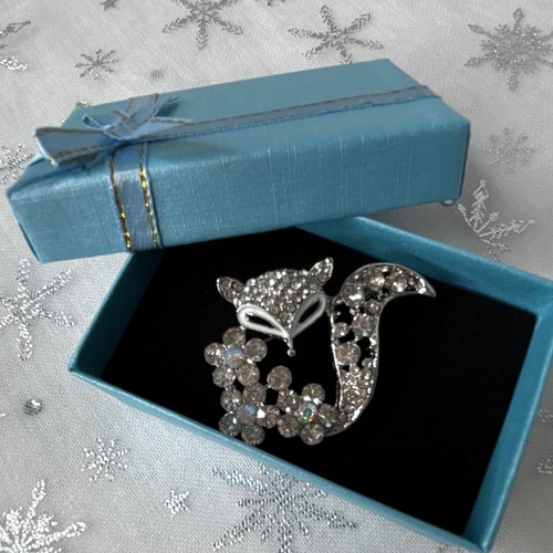 Christmas artic fox - , brooch.