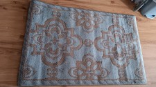 Area Rug Tufted damask pattern