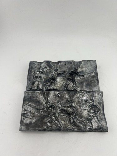 Vintage metal soldiers - metal,