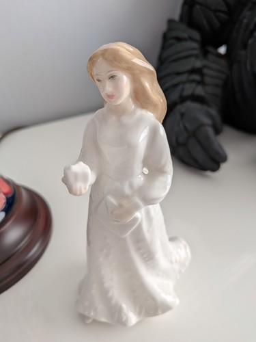 Royal doulton figurine - royal,