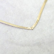 9ct Gold Herringbone V