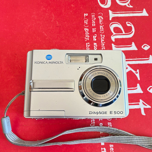 Konica minolta dimage - dimage, e500