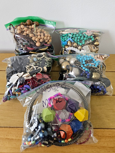 2kg vintage and modern mixed - 2kg,