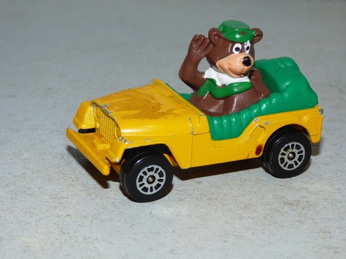 Corgi juniors yogi bear jeep - yogi,