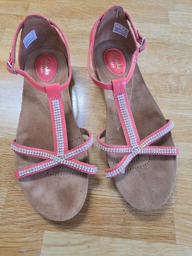 Preowned ladies clarks sandals - preowned,