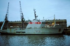 PHOTO  HMS VENTURER B OR VENTURER CLASS MINESWEEPER V2 HMS VENTURER THE FORMER C