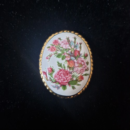 Pretty vintage gold framed - pretty,,