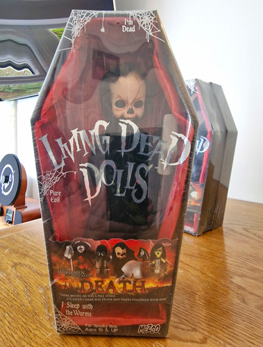 Mezco living dead dolls - mezco,
