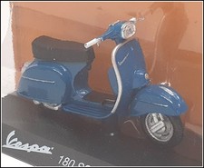 Altaya 1/18 Scale Diecast #14 - 1965 Piaggio Vespa 180 SS - Blue