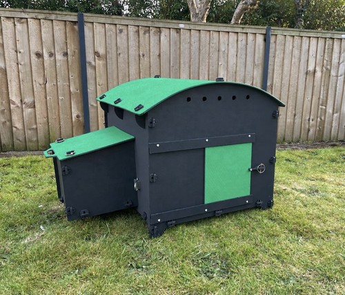 Large plastic chicken - plastic, coop
