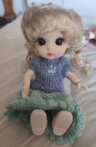 Gorgeous jointed doll hand - doll, in
