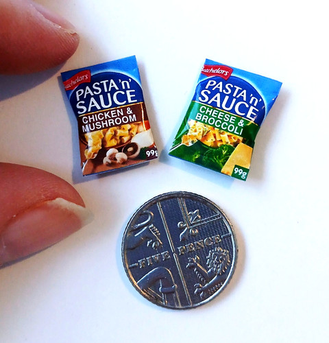 Dolls house miniature - 1:12, *