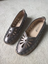 Ladies Flat Shoes , size 8