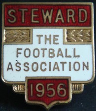 THE FOOTBALL ASSOCIATION 1956 STEWARD Badge Brooch pin In gilt 25mm x 29mm