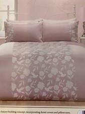 Julian Charles Serene Floral