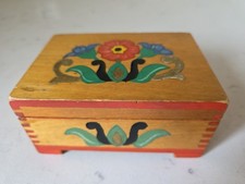 Vintage Dovetailed Traditional