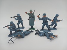 Matchbox (P-6001) World War 2 German Infantry x 6 (1/32) + Marx German Soldier