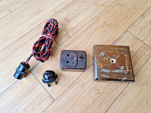 Vintage round pin - 2,