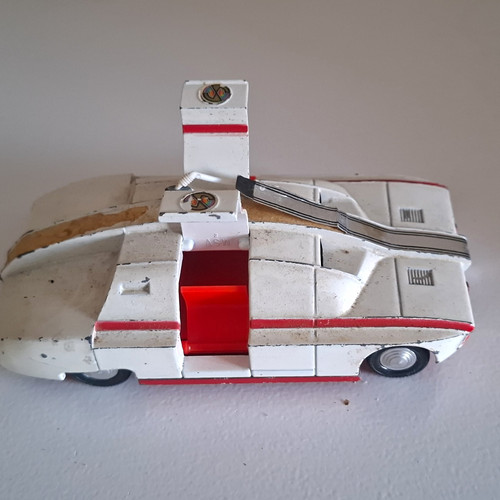 Dinky toys captain - dinky,