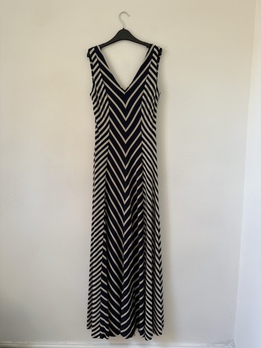 Monsoon sleeveless neck - sleeveless, v