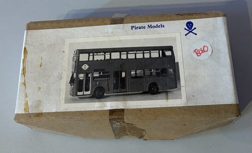 Pirate models w metrobus - models,